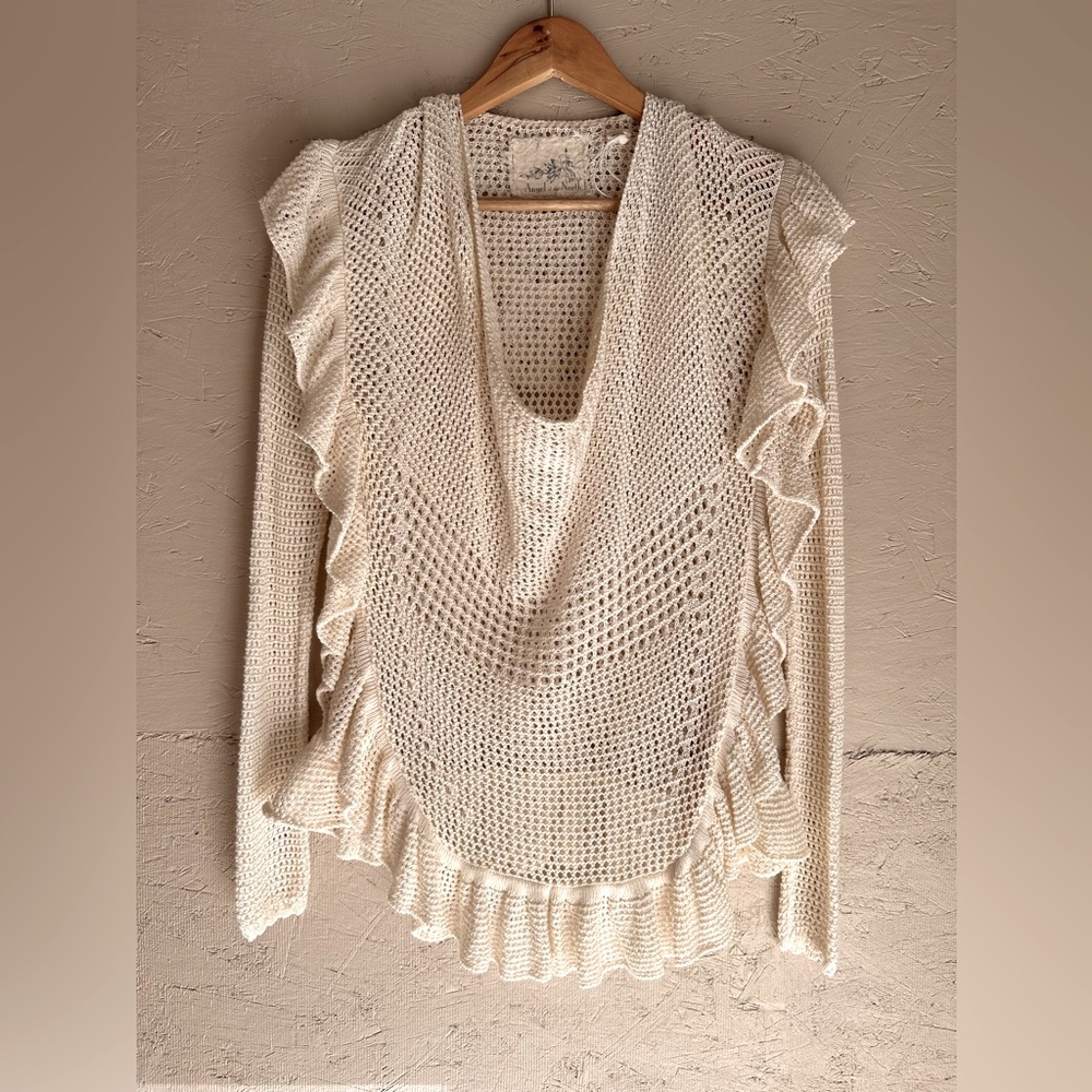 Angel of the North sweater anthropology